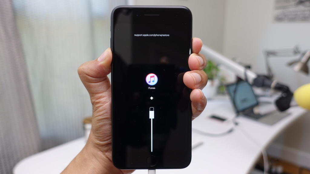 How To Force Restart IPhone 7 HollisServices